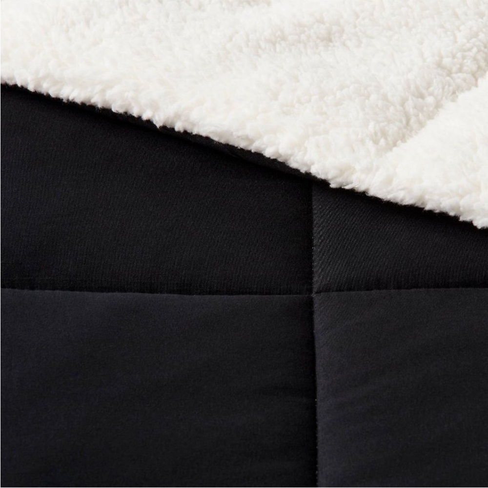 Room Essentials Faux Shearling Microfiber Reversible Comforter - Picture 3 of 3